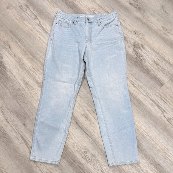 Old Navy Denim - Women’s OG Straight High Rise Light Wash Secret-Smooth 5 Pocket Denim Jeans | 10